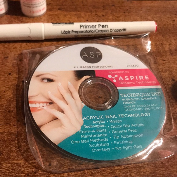 Acrylic nail kit - Picture 5 of 7